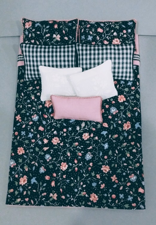 Black and Pink Floral Bed Cover and Sheets - Click Image to Close